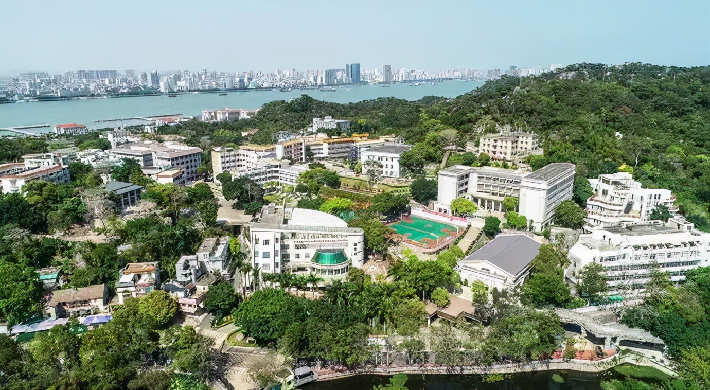 2021年汕头市“新时代好少年”学习宣传活动发布会暨精神文明建设先进典型*党**史学习教育圆满举行