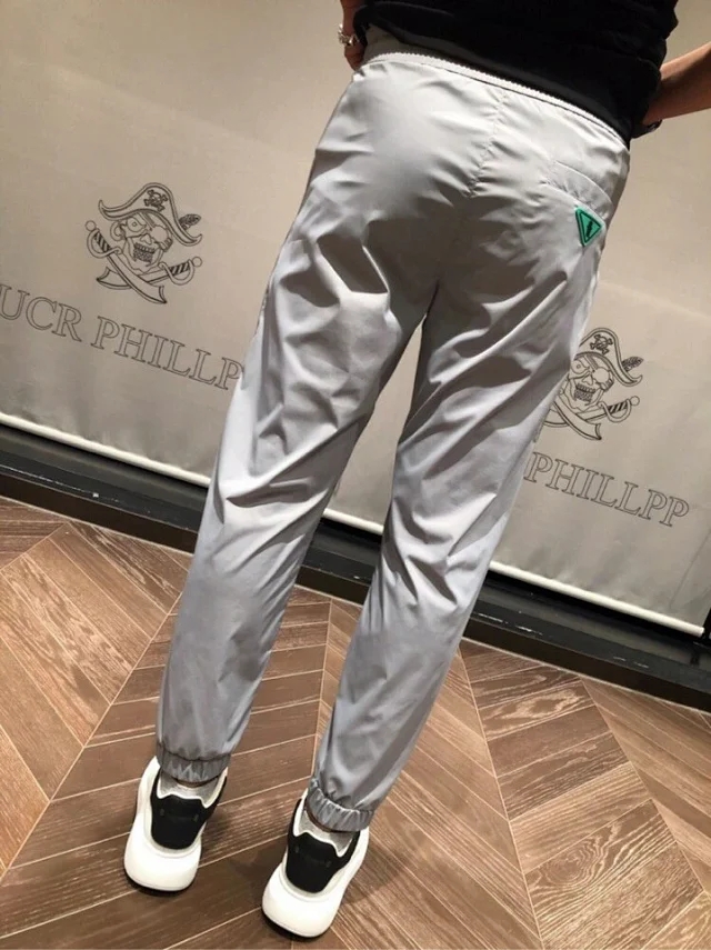 普拉达最新裤子,普拉达官方裤子