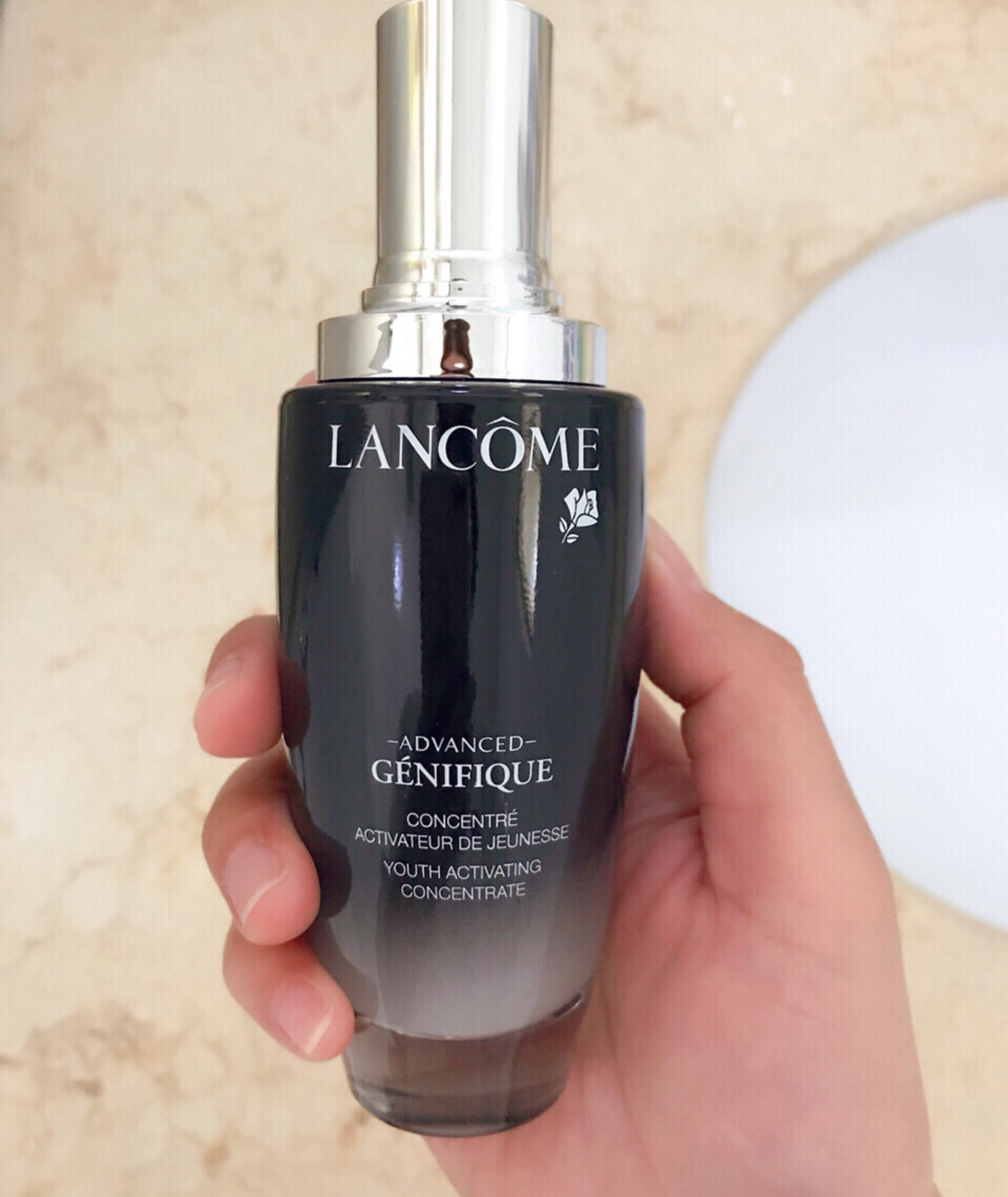 干性皮肤适合用什么样的精华,混合型肤质用什么精华比较好