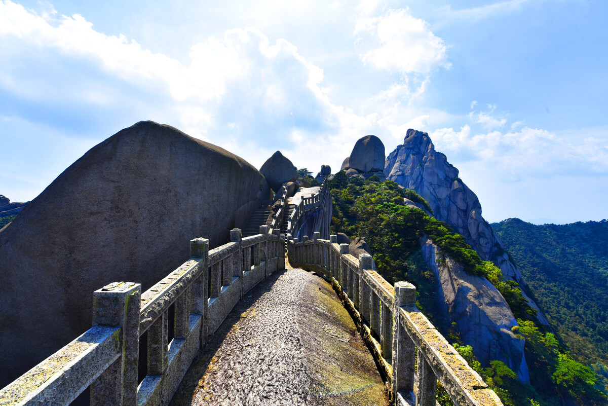 从旅游的角度看中国最美十大名山,国内旅游最值得去的名山