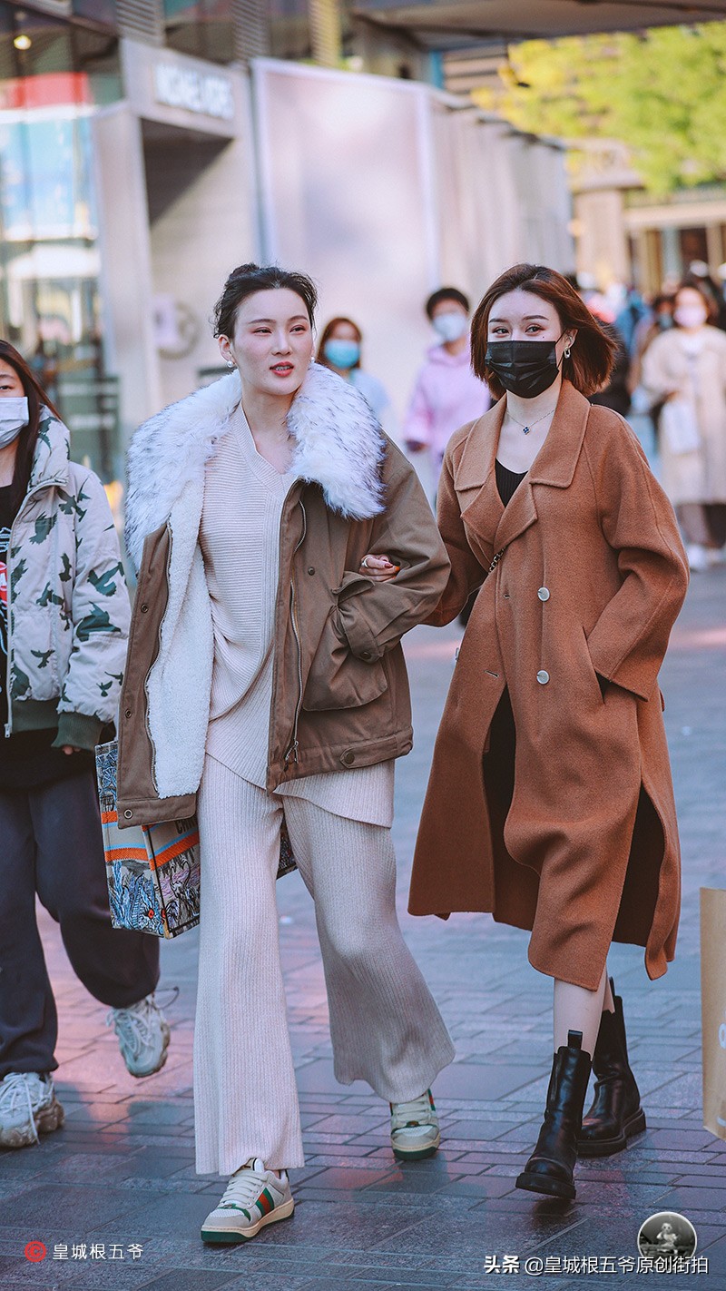 街拍：让自己变得更加的时髦，你可以提升自己的魅力指数