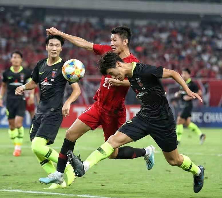 上港淘汰全北佩雷拉掩面哭泣,上港佩雷拉鲁能