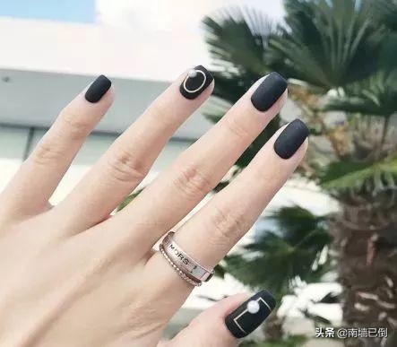 手黑手胖手粗适合什么样的美甲,手指胖粗做指甲好看么