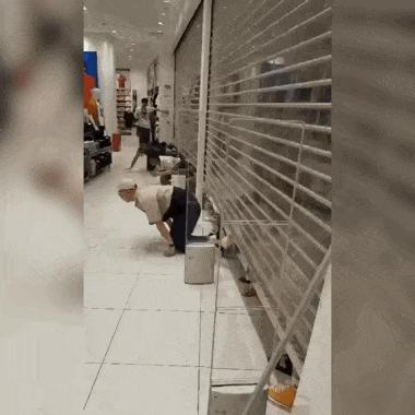 潮玩市场的消费者特征,单品销量达10亿