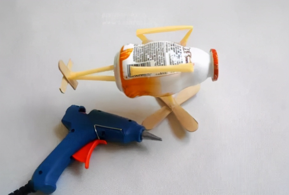 手工会飞的飞机制作幼儿园,会动的飞机制作手工幼儿园