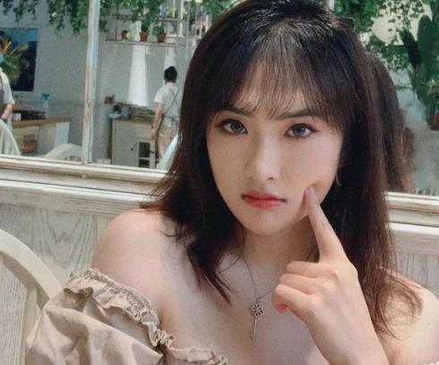 哇喔，小公主是怎样做到生图和精修图一模一样，网友：一样难看