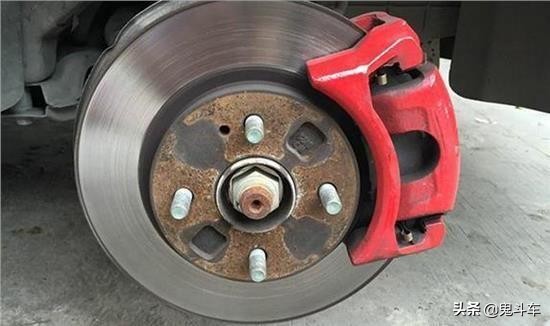 雨刮器是用什么做成的,雨刮器是谁造出来的