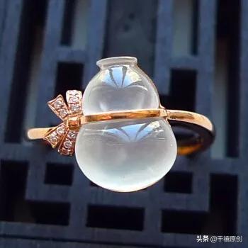 塑料管冒充手镯,一根塑料管就能冒充百万飘花镯