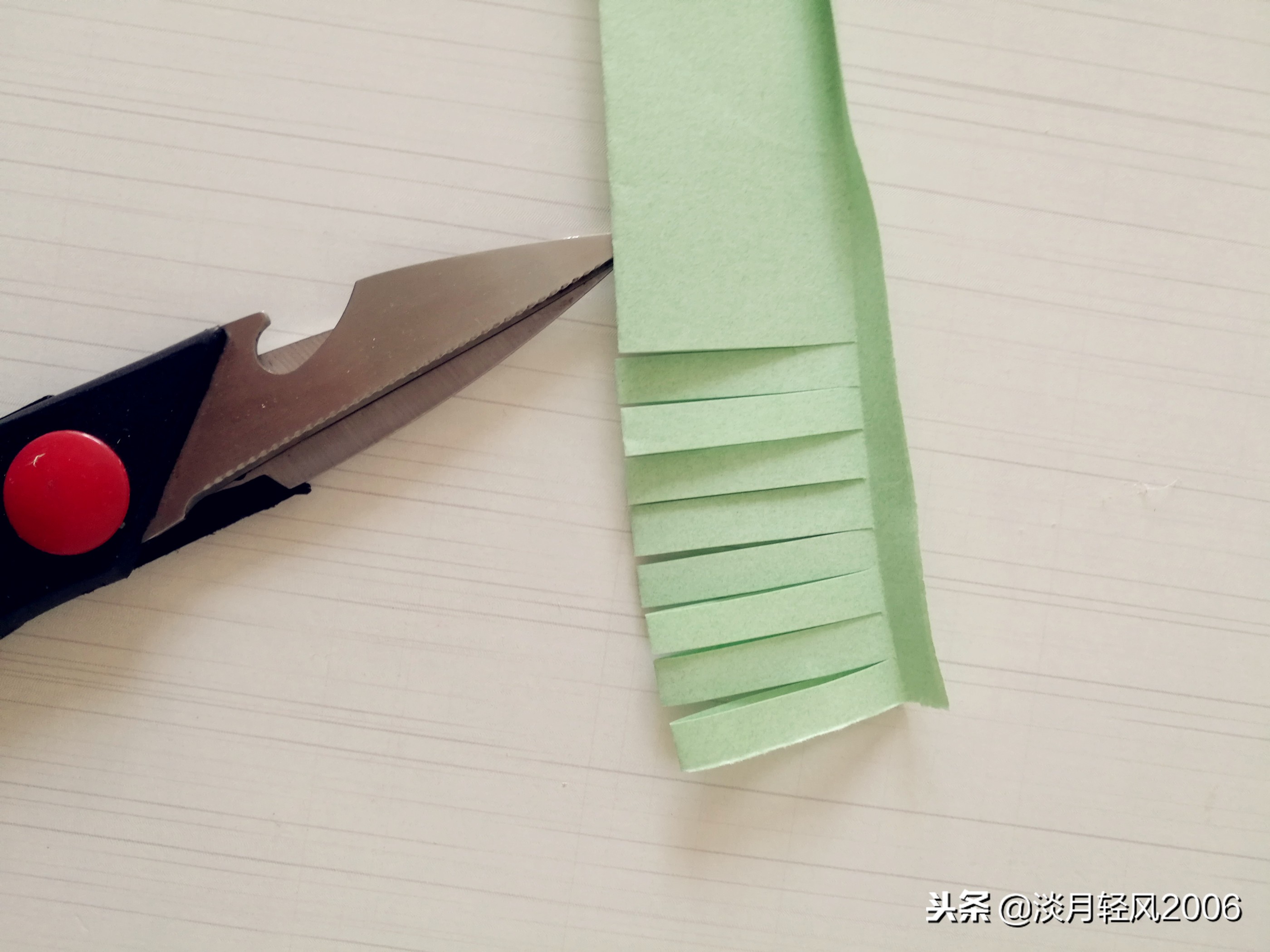 幼儿园做元旦灯笼手工简单点,大红灯笼高高挂欢欢喜喜过新年