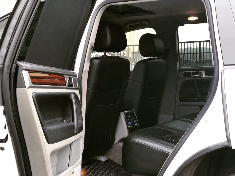 2023款途锐经典和曜黑哪个耐看,老款途锐帅气视频