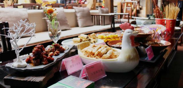 壮族三月三桂林景色,广西桂林秀峰东西巷三月三歌圩节