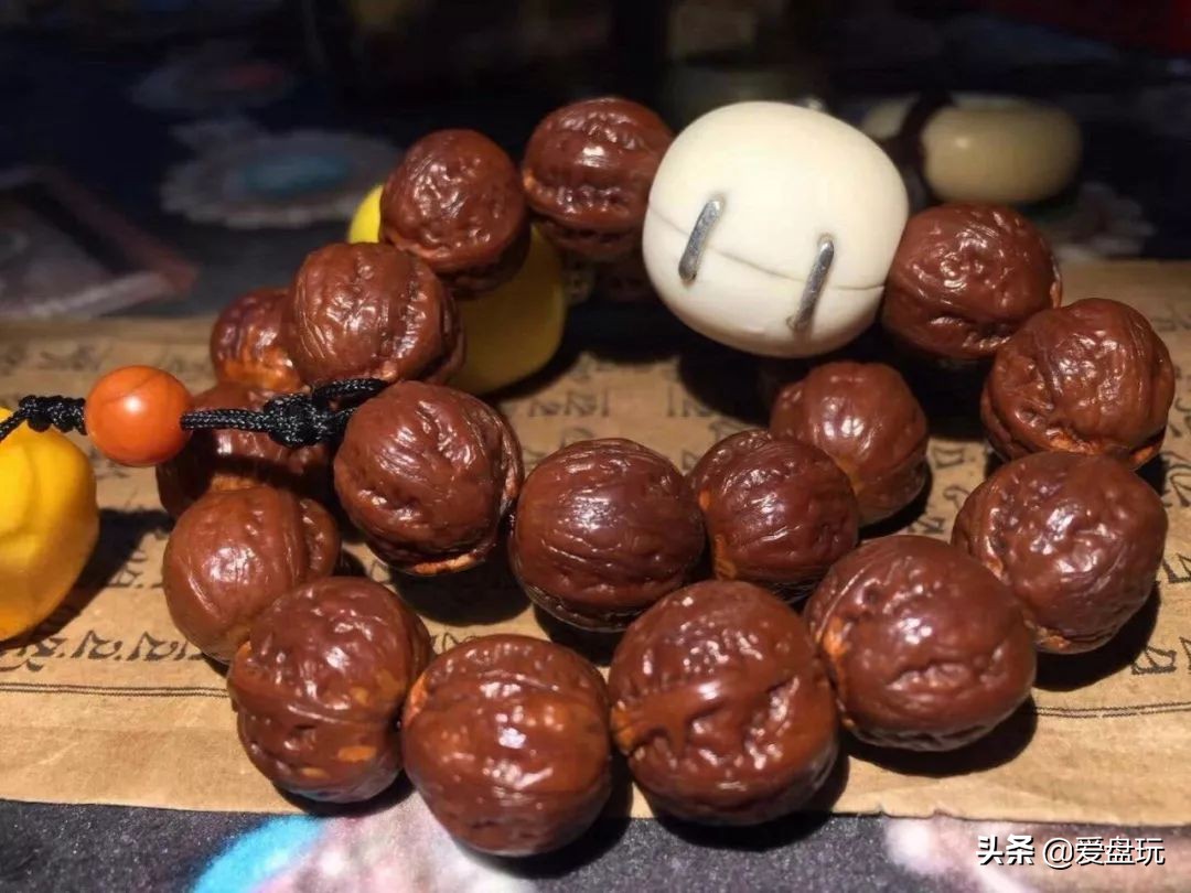 手串裂了碎了一点点有补救方法吗,手串裂缝修复