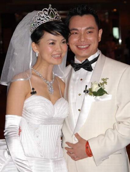 女霸总与穷小伙的爱情,女霸总爱上穷小伙完整版