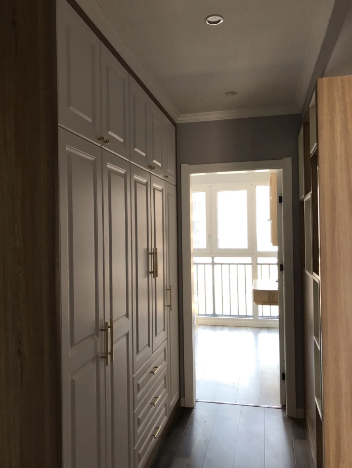 家里杂物太多怎样收纳储物柜,楼梯柜储物柜大方整洁