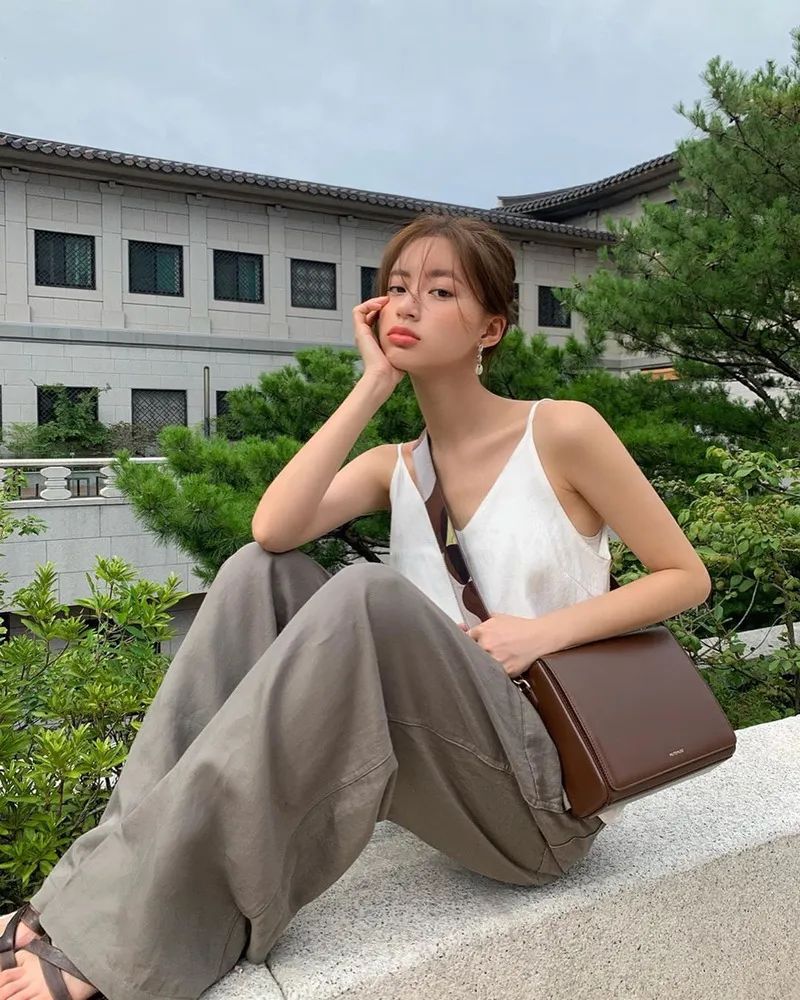 老爹裤的搭配才时髦,老爹裤让你显瘦又时髦