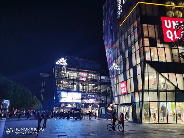 荣耀热门五款机型拍照对比：分别是Play4T/X10/30S/30/30Pro