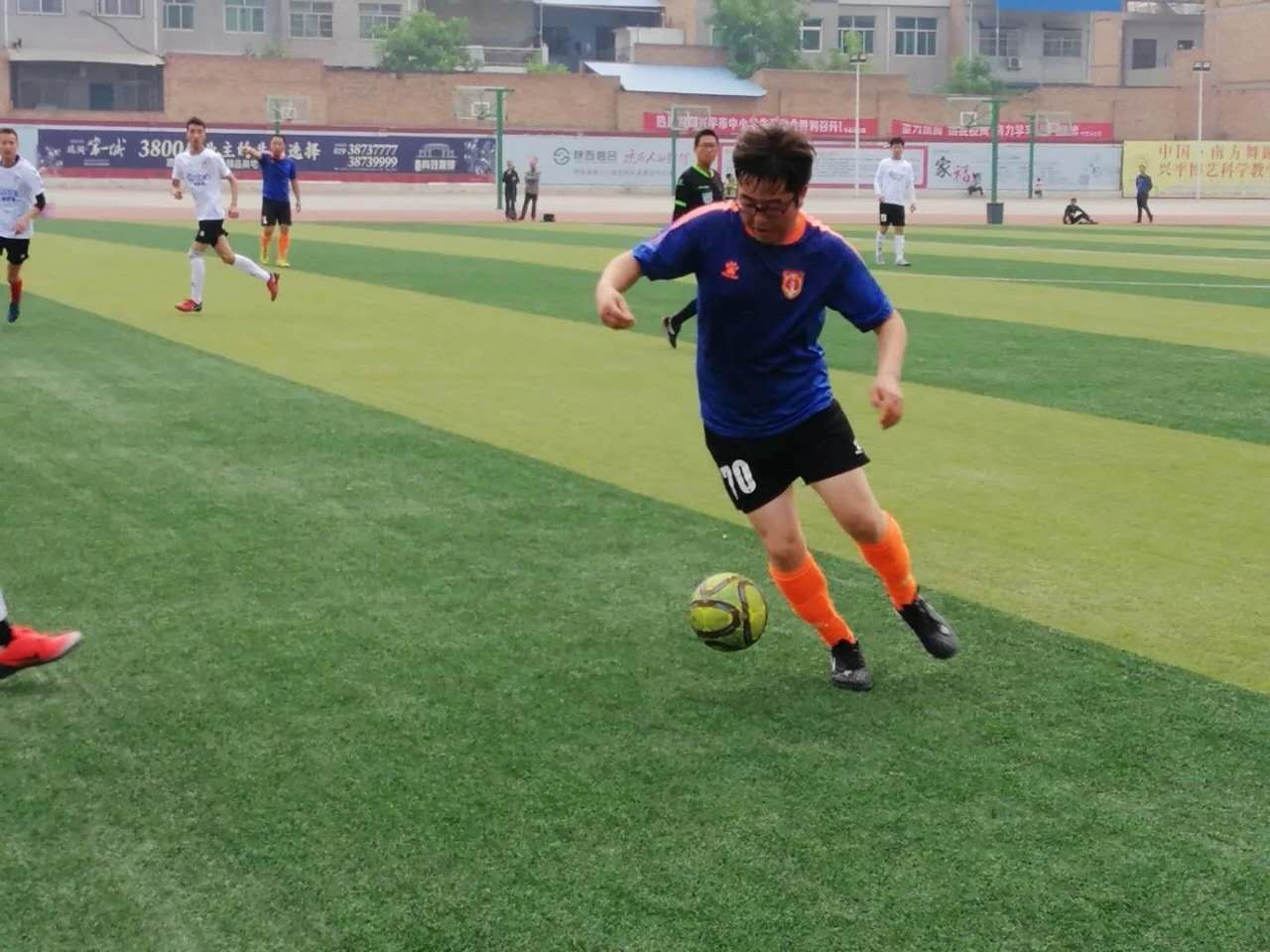 龙乘云势而腾之九天,人得天时以幸乎三生!兴平7080足球队赋!