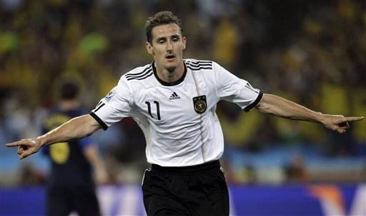 21世纪足球十大中锋克洛泽,克洛泽首次首发帽子戏法