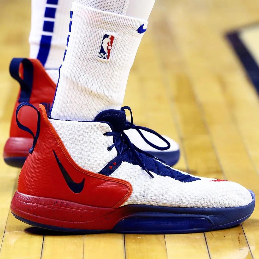 NBA球员上脚：76人队的球鞋，恩比德穿紫金配色战靴