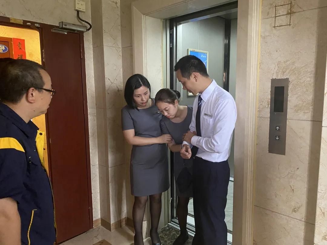 福州华润物业开展电梯困人应急救援演练