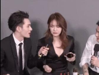 戚薇口红测评视频,小金条口红戚薇