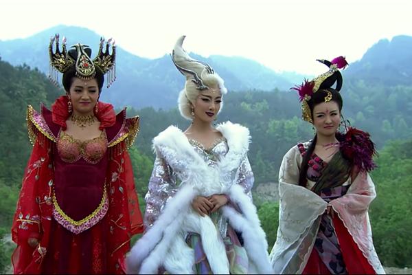 封神后，女娲并没有出尔反尔，而是给了妲己等轩辕坟三妖一条活路