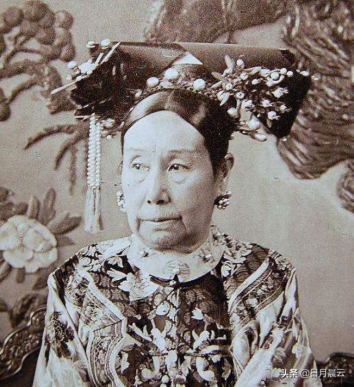 清朝后宫各个嫔妃的待遇,清朝后宫嫔妃权利以及俸禄