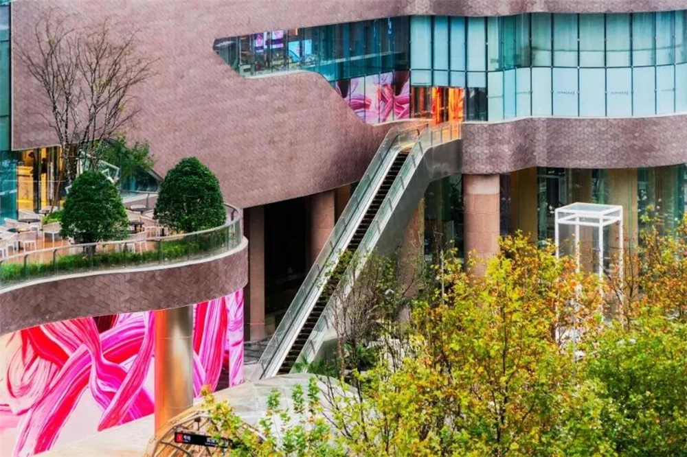 新的商圈开业老商圈该怎么生存,半旧的商业街怎么转型