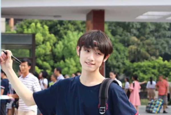 高考现场马嘉祺,马嘉祺高考失利闭门不出36小时