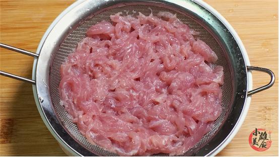 炒肉丝好吃技巧,炒肉丝之前肉丝怎么腌制