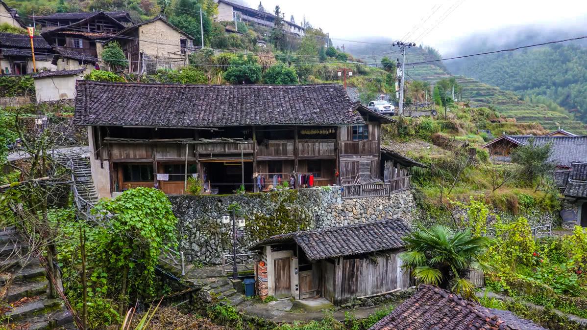 老人突然人体自燃烧成灰,老人自燃真实视频