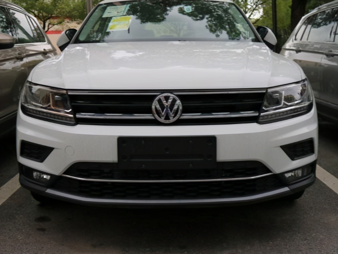 朋友花了20万买的车,朋友花了十几万买的国产车