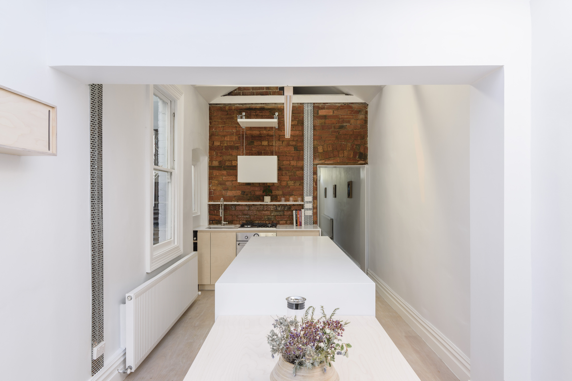 直线型台灯,冬日氛围感欧式小屋