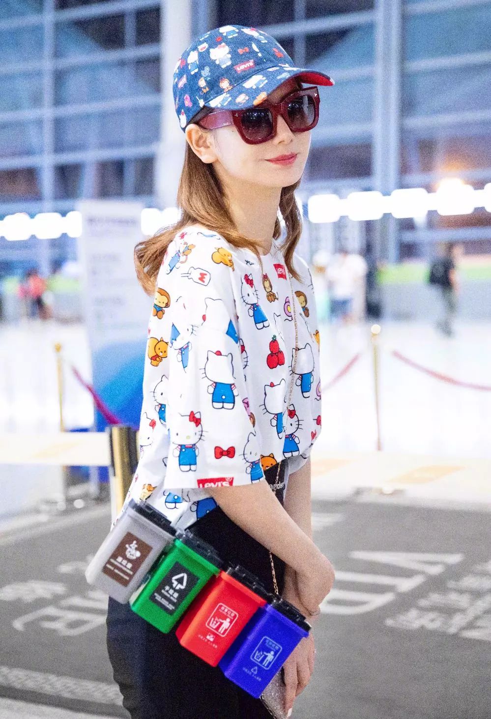 戚薇垃圾分类,戚薇好看的包