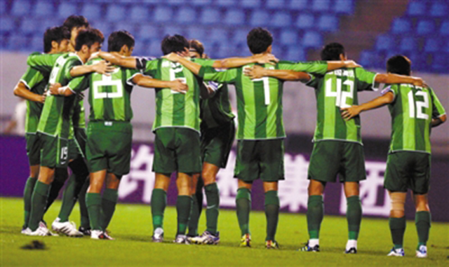 给国家足球队捐款一亿,给足球队的奖金