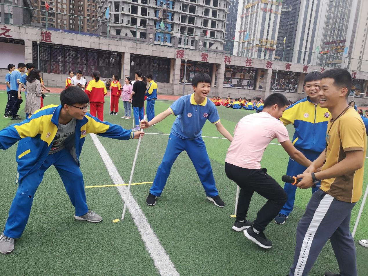 禁毒日教育实践活动,活动现场进行了禁毒知识抢答