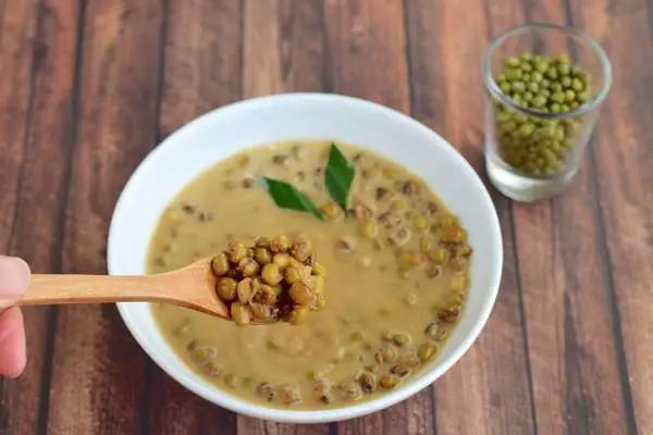 绿豆水如何熬制清热解毒效果最好,煮绿豆是不是要前一天泡水