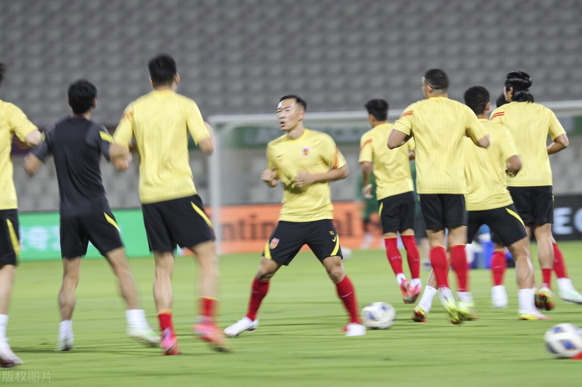 武磊双响献绝杀国足3:2击败越南,国足3比2越南武磊绝杀球