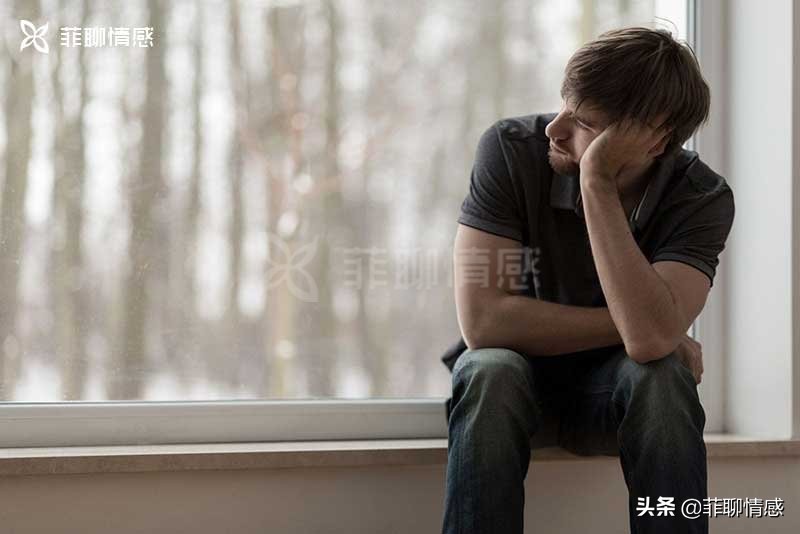 分手后男人多久会想念对方,分手后再见面男人心里咋想的