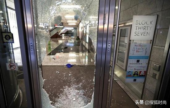 yeezy高仿天花板,yeezy顶级复刻版和真品区别