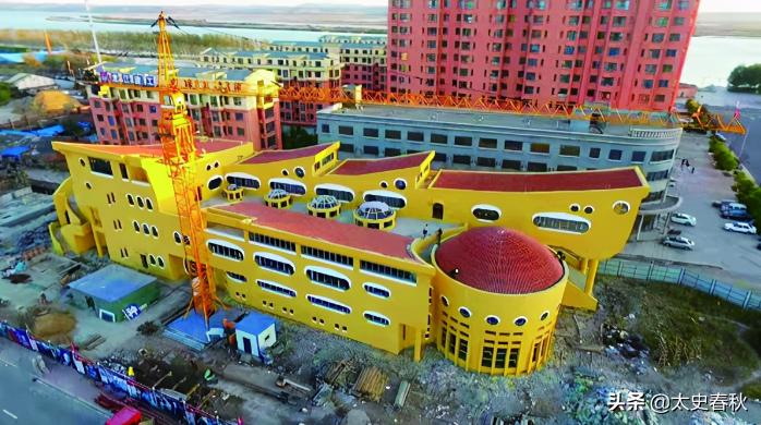 老人穿15元的鞋却捐款1000万,老奶奶捐钱1000万