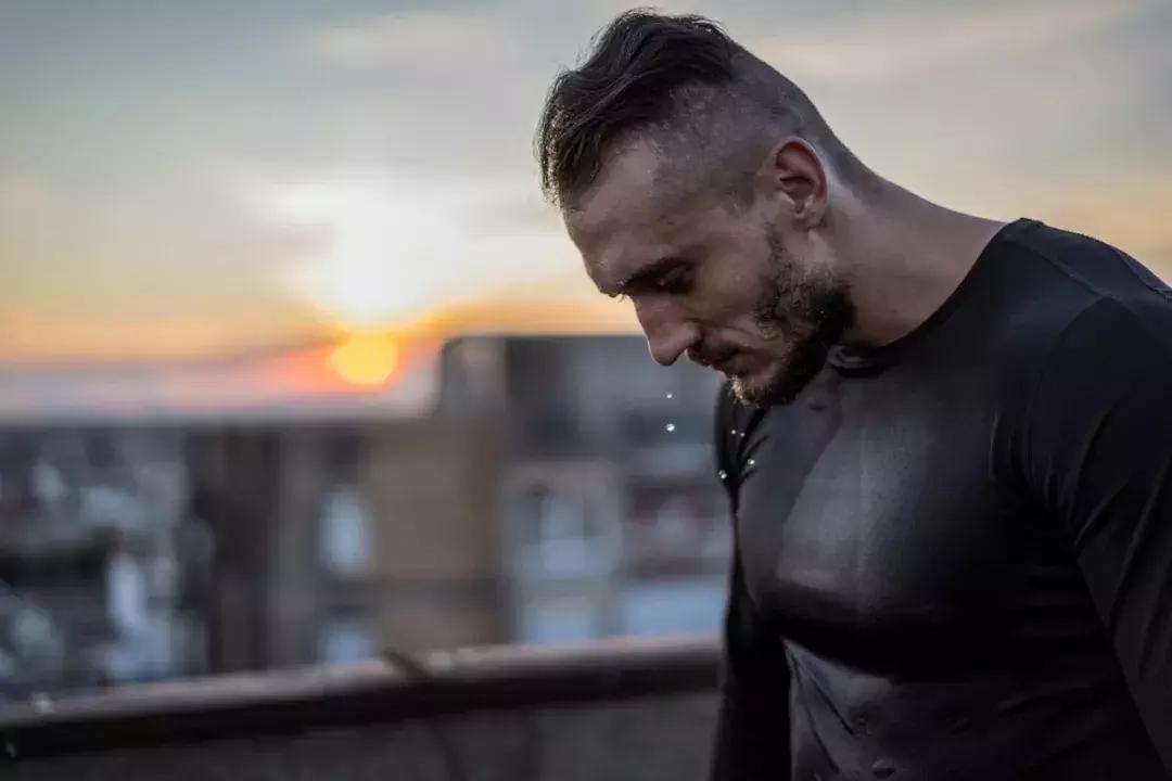 这样的「男人味」，可以吓退90%的姑娘