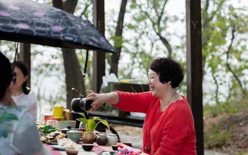 陶适人意，茶得人心——访大连陶作坊茶所在经理夏冰冰