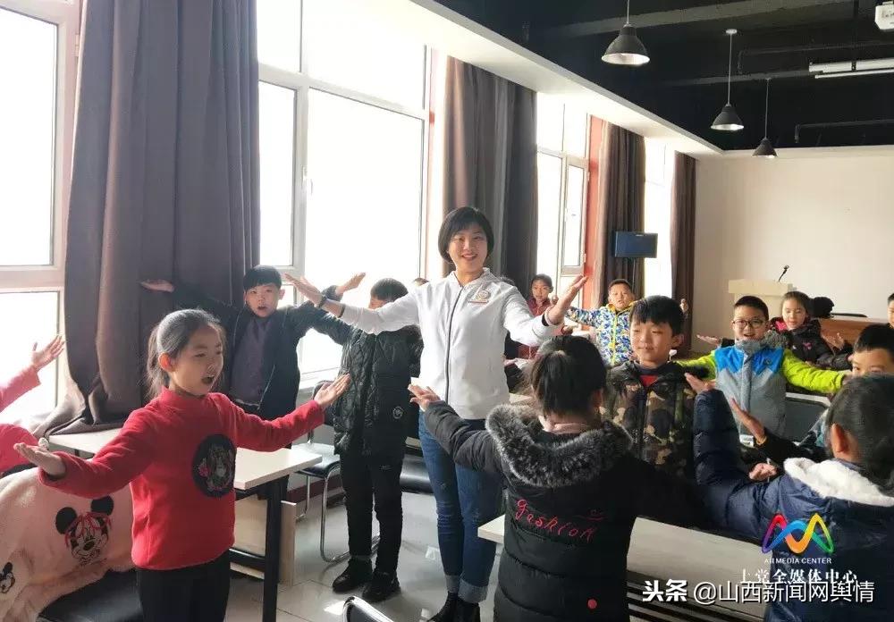 小主持人培训班视频直播,小主持人培训教程大全