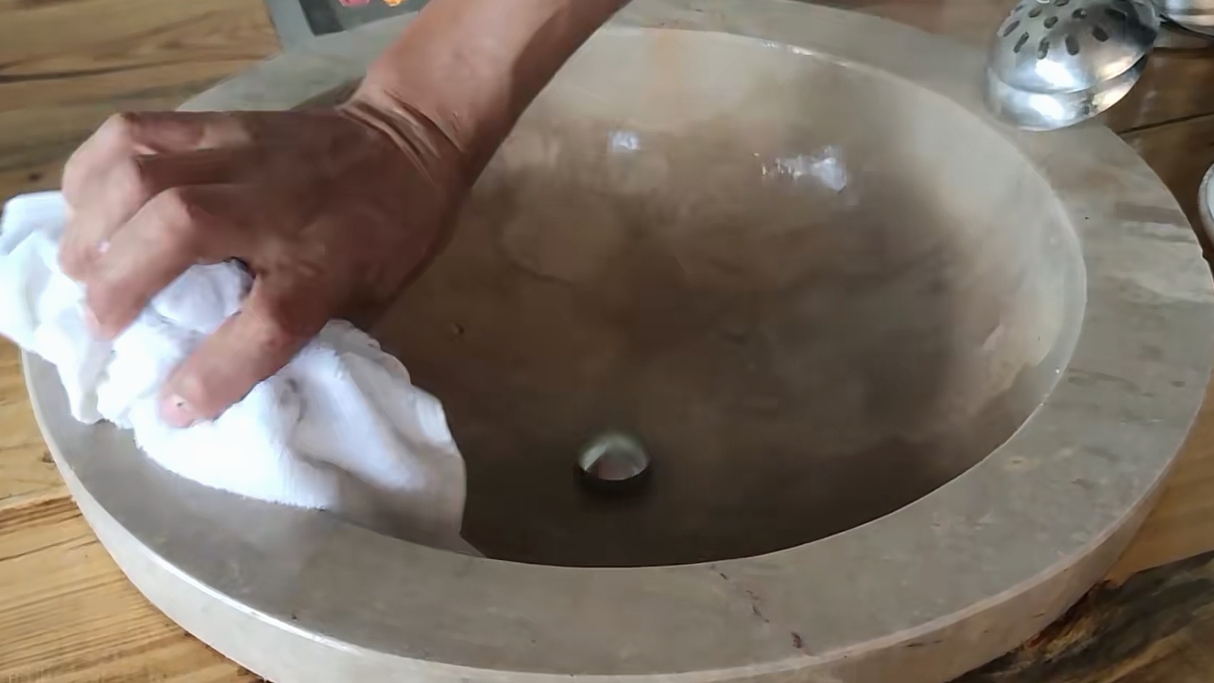 抚仙湖哪里吃铜锅鱼实惠,抚仙湖湖边哪里的石锅鱼最好吃