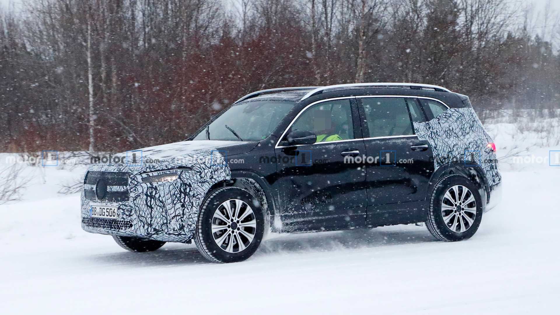 奔驰新能源电动汽车最新款eqc,奔驰新能源eq轿车