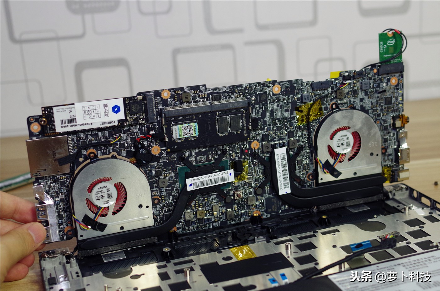 爆内存后系统没了,光威悍将2400内存条