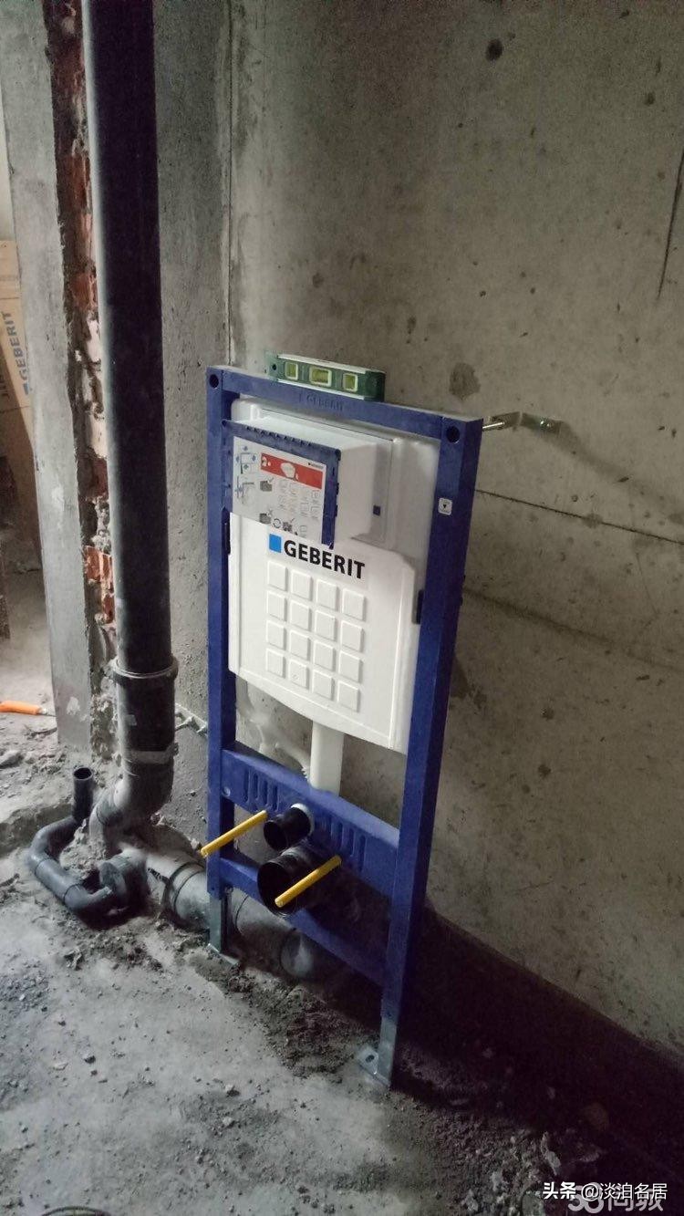 卫生间安装壁挂马桶不做传统马桶,卫生间马桶去污渍的神器