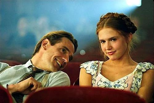 心理学上的心理创伤是什么,心理学不幸的童年要用一生来治愈