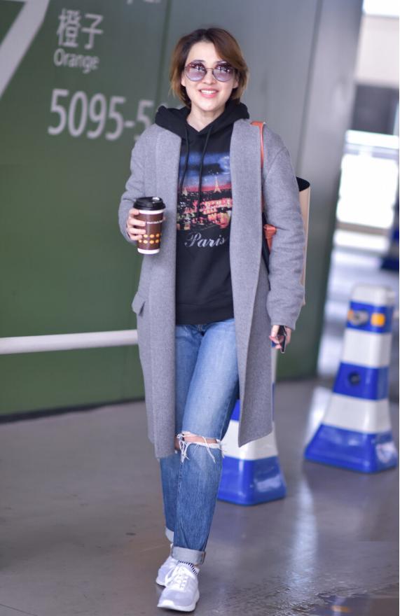 梅婷黑色大衣搭配图,梅婷穿大衣